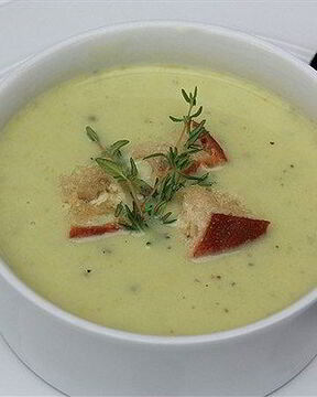 Суп-пюре из кабачков с плавленым сыром