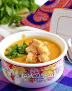 Суп-пюре из кабачков с сухариками