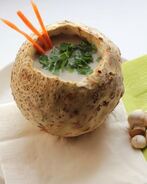 Суп-пюре из корня сельдерея в сельдерее