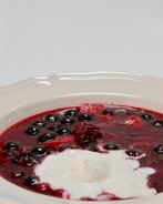 Ягодный суп с базиликом