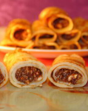 Блины на коньяке с ореховой начинкой