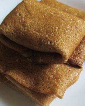 Блины на сыворотке с начинкой из сельди