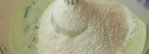 шпинатные блинчики с красной рыбой и икрой. Шаг 3