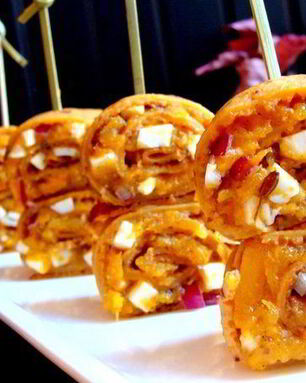 Томатные блинчики с пряной тыквой и брынзой