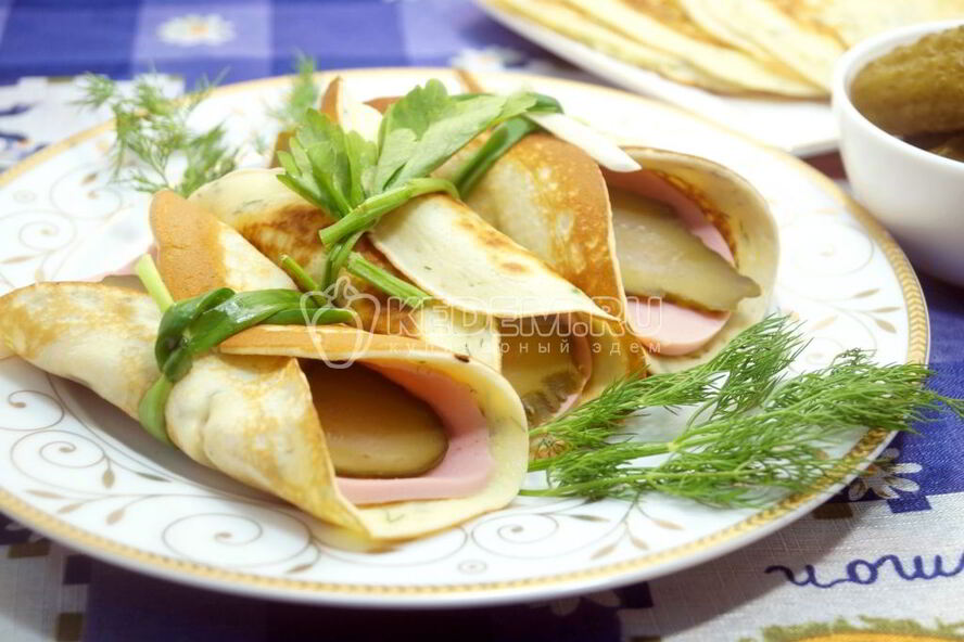 Рецепт яичные блинчики с колбаской