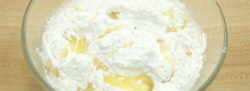 яичные блинчики с колбаской. Шаг 3