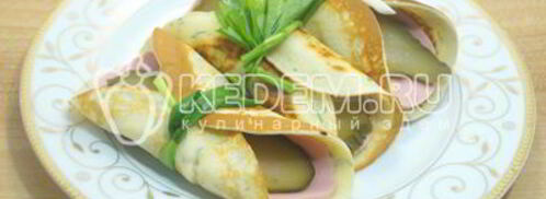 яичные блинчики с колбаской. Шаг 8