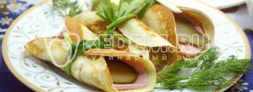 яичные блинчики с колбаской. Шаг 9