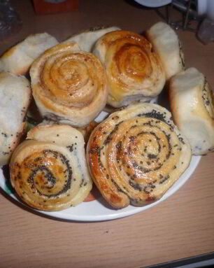 Булочки с маком и корицей