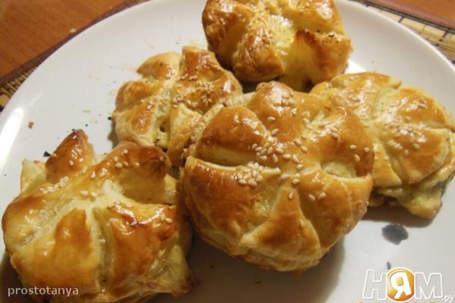 Рецепт булочки с ветчиной и сыром