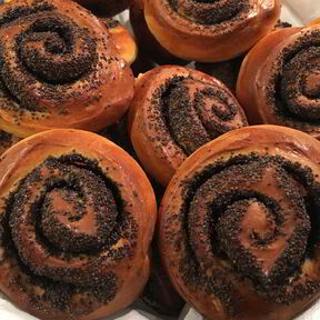 Булочки с маком