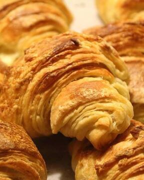 Круассаны из слоеного дрожжевого теста