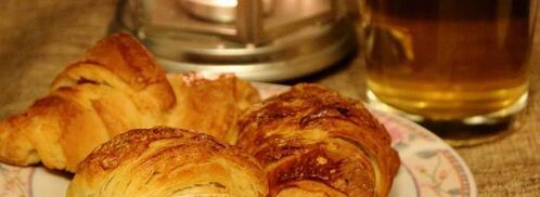 круассаны из слоеного дрожжевого теста. Шаг 11