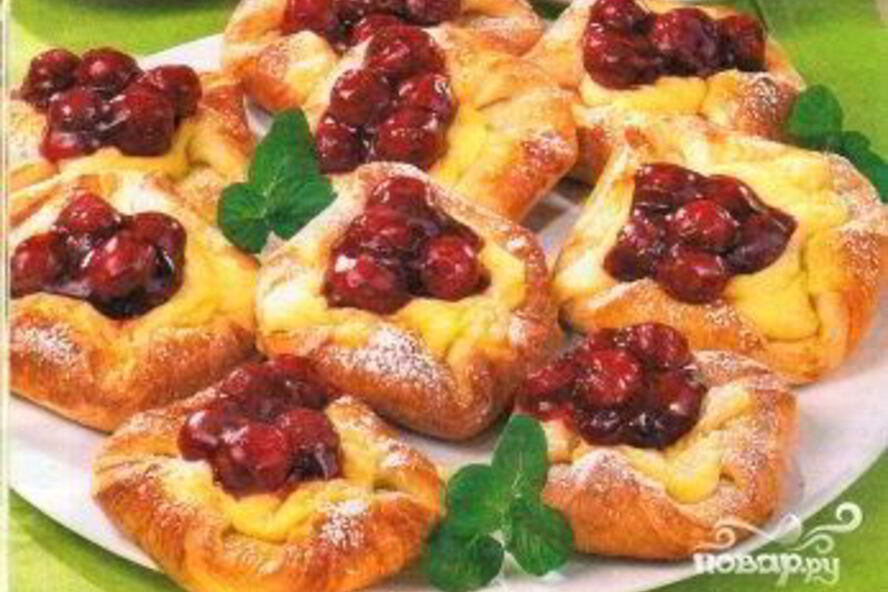 Рецепт плюшки из слоеного теста