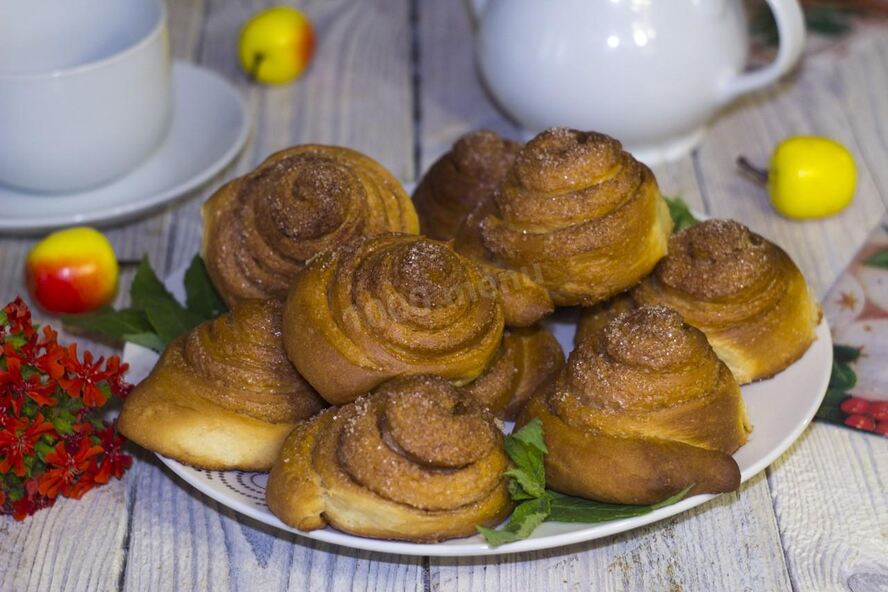Рецепт плюшки с сахаром из дрожжевого теста