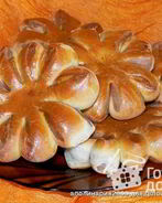 Плюшки цветы из двойного теста