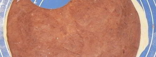 плюшки цветы из двойного теста. Шаг 2