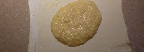 слоеные булочки с миндальной начинкой. Шаг 3