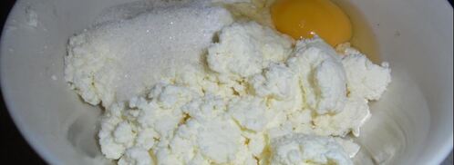 ватрушка с козьим творогом и черникой. Шаг 2