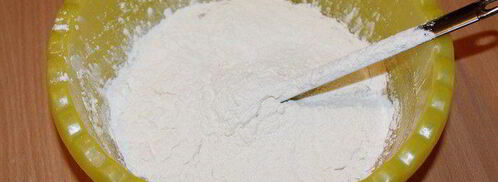 брауни с чизкейком, взбитыми сливками и ягодой. Шаг 2