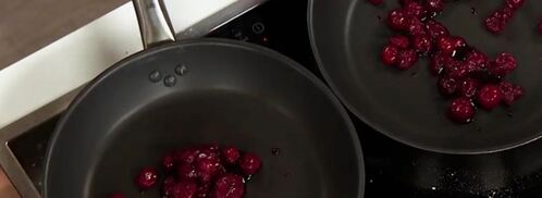 домашний чизкейк с соусом фламбе из вишни. Шаг 5