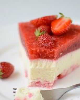 Клубничный чизкейк с меренгами