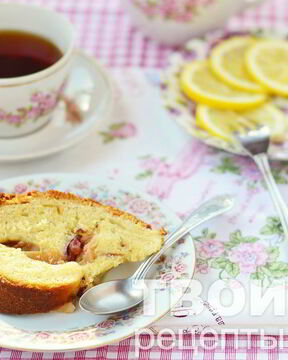 Домашний кекс со сливами