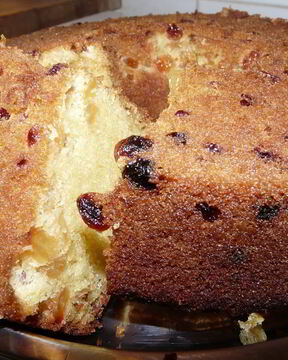 Кекс с изюмом в мультиварке