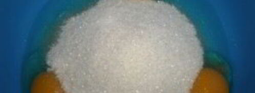 кекс с клубникой в мультиварке. Шаг 2