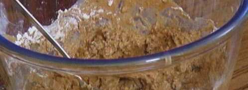 кекс с курагой, орехами и шоколадом. Шаг 7