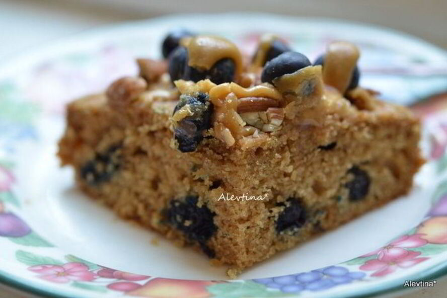 Рецепт кекс с ягодой и карамельной глазурью