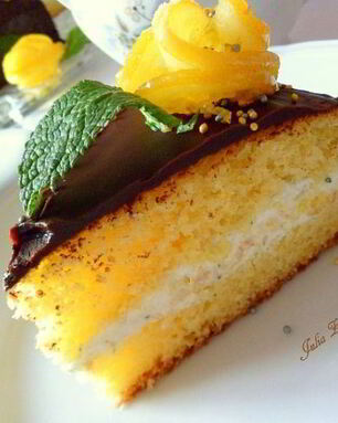 Лимонный кекс с мятно-сливочным кремом под шоколадом