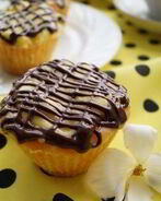 Морковные кексы с шоколадной глазурью