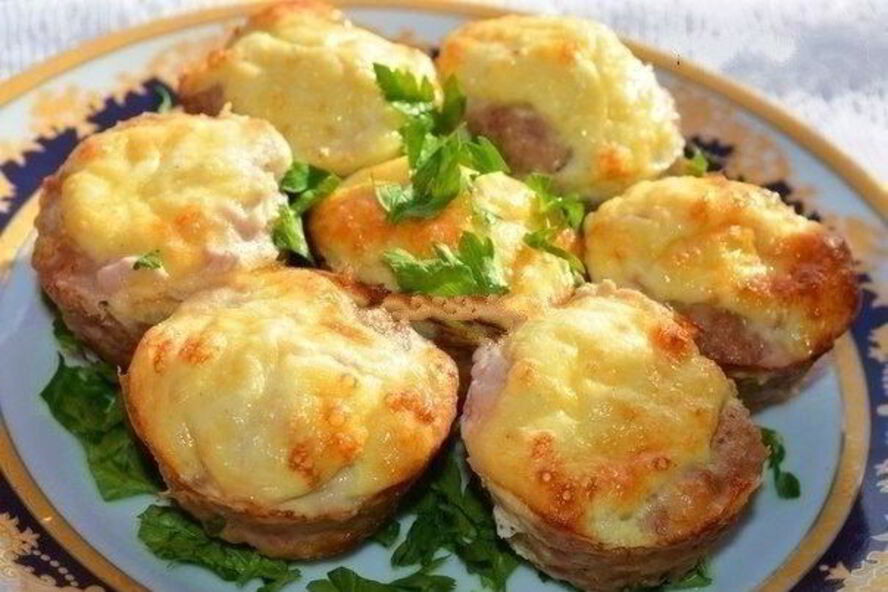 Рецепт мясные кексы с сырно-яичной начинкой