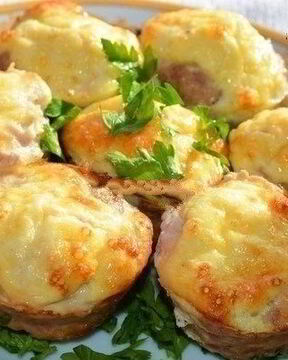 Мясные кексы с сырно-яичной начинкой