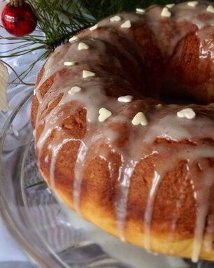 Сдобный кекс с маком и вяленой клюквой