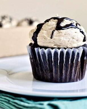 Шоколадные капкейки с арахисовым кремом