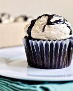 Шоколадные капкейки с арахисовым кремом