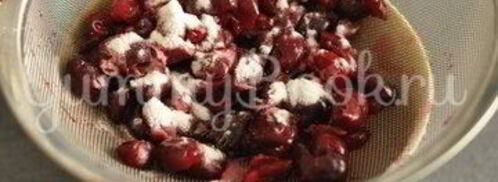 шоколадные кексы с вишней. Шаг 4