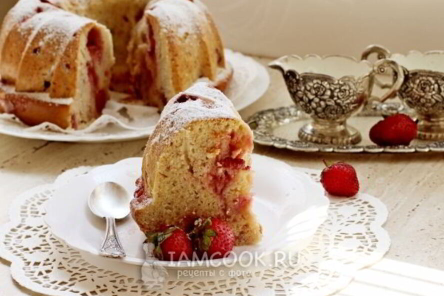 Рецепт сливочный кекс с клубникой