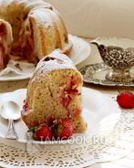 Сливочный кекс с клубникой
