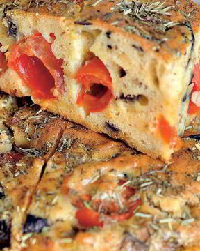 Закусочный кекс с баклажанами и помидорами