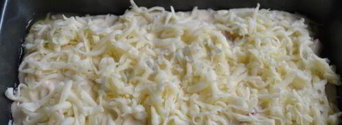 закусочный кекс с вялеными томатами, мясным ассорти, моцареллой и тимьяном. Шаг 7