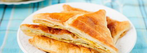 хачапури из слоеного теста. Шаг 9