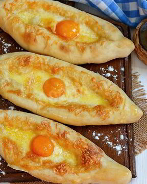 Хачапури с сыром по аджарски