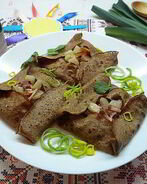 Галеты с грушевой начинкой и беконом