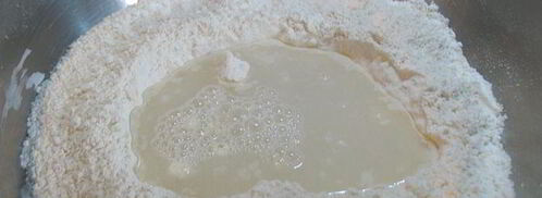 итальянский хлеб с оливками, маслинами, вялеными помидорами и итальянскими травами. Шаг 3