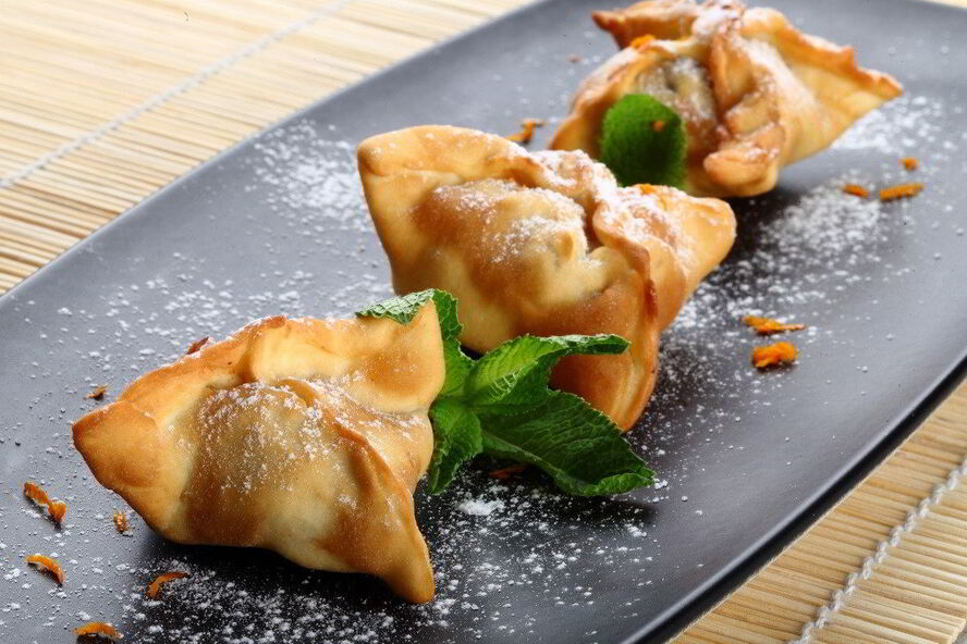 Рецепт хрустящие конвертики из теста с начинкой из банана и фиников