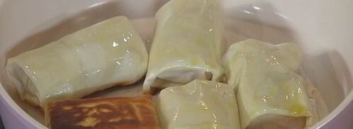 хрустящие конвертики с фетой, ветчиной и финиками. Шаг 7