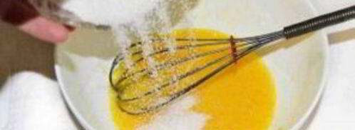 хворост с водкой. Шаг 2